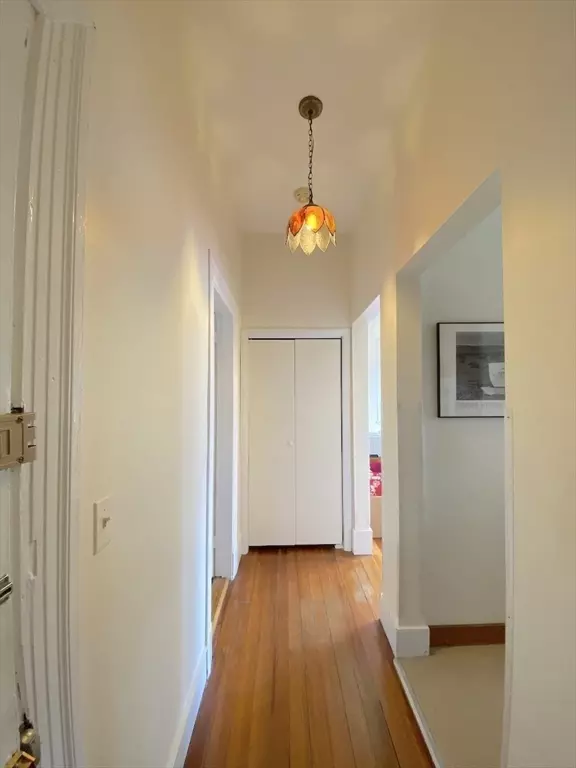 Cambridge, MA 02138,371 Harvard St. #3C