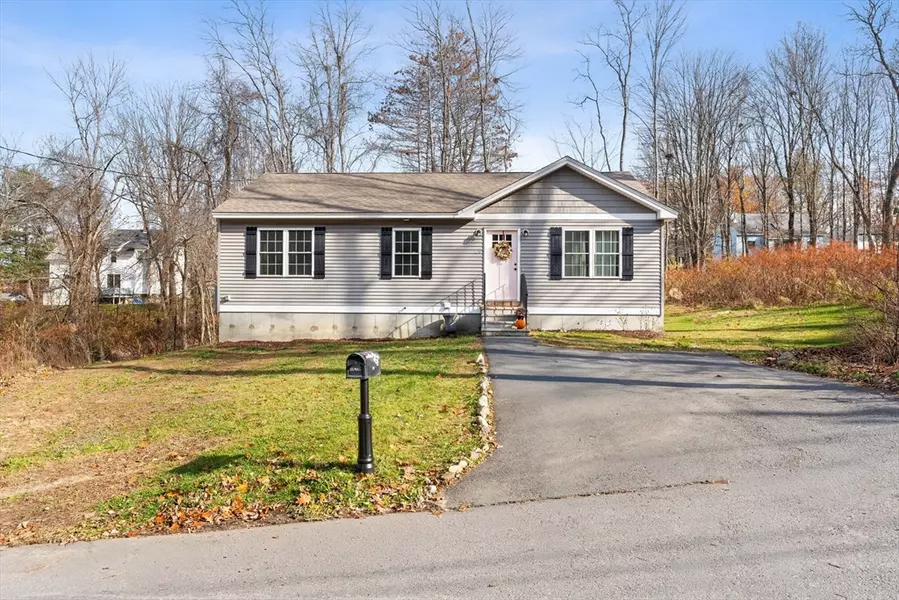 120 Arlington St, Athol, MA 01331