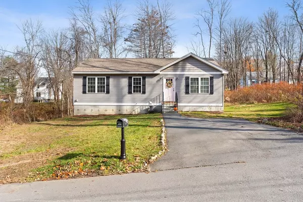 120 Arlington St, Athol, MA 01331