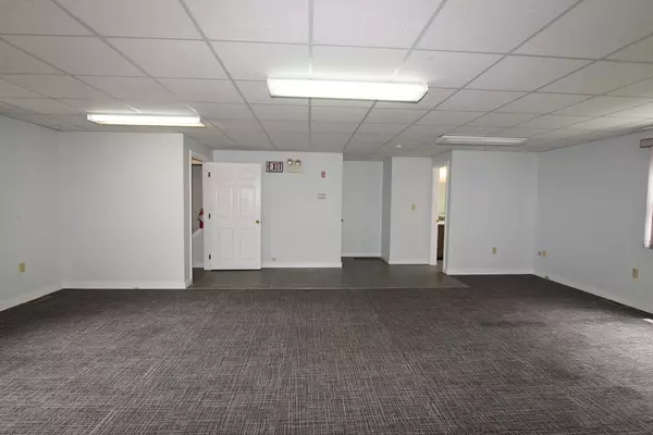 Pembroke, MA 02359,811 Washington #7L