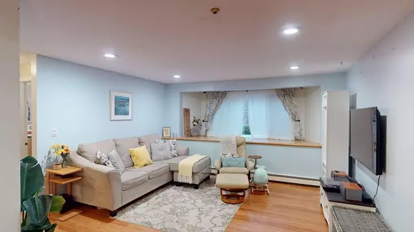 Norwood, MA 02062,365 Washington St #5