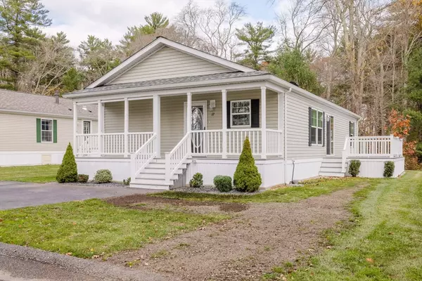 Raynham, MA 02767,17 Maries Way