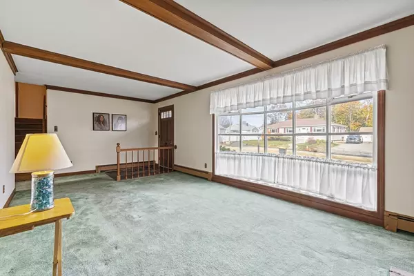 Somerset, MA 02726,55 Dias Terrace