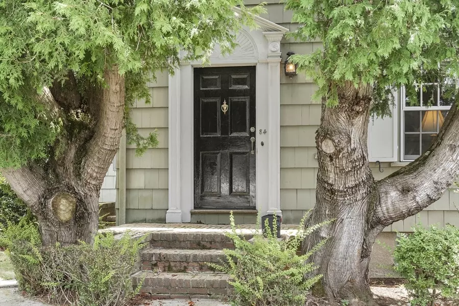 84 Mount Pleasant Avenue, Gloucester, MA 01930