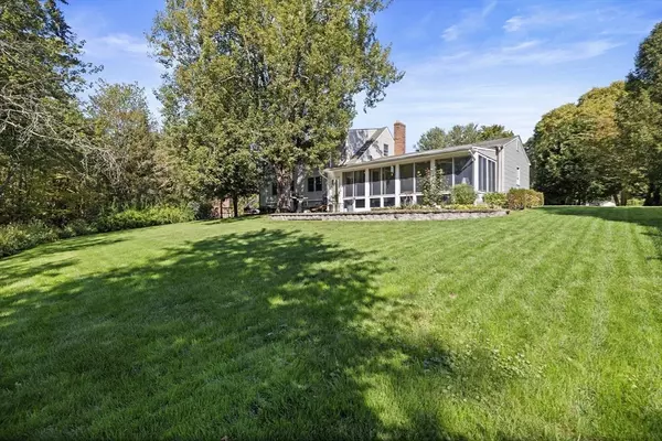 Wilbraham, MA 01095,28 Decorie Dr