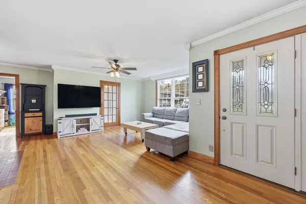 South Hadley, MA 01075,118 Willimansett St