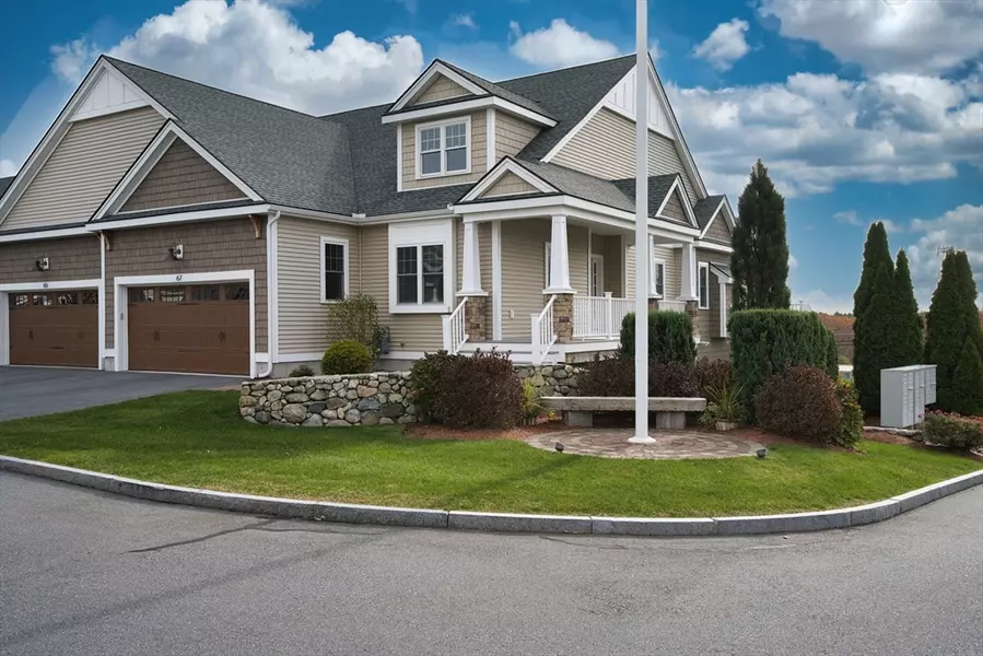 67 Fox Hill Ln #67, Dracut, MA 01826