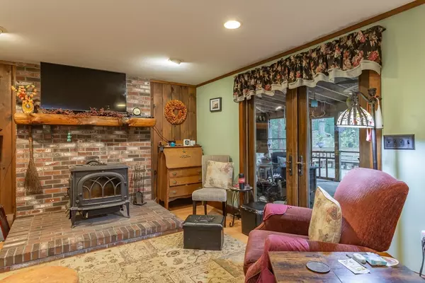 Dartmouth, MA 02747,73 White Oak Run