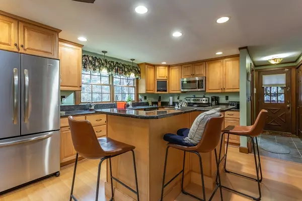 Dartmouth, MA 02747,73 White Oak Run