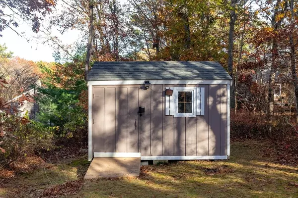 Falmouth, MA 02536,64 Ashton Ave