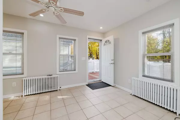 Taunton, MA 02780,6 Makepeace Ave