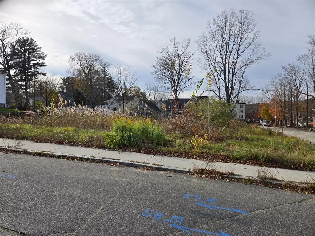 Southbridge, MA 01550,20 Sayles St