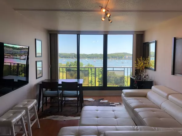 Weymouth, MA 02191,73 Broad Reach #M55C