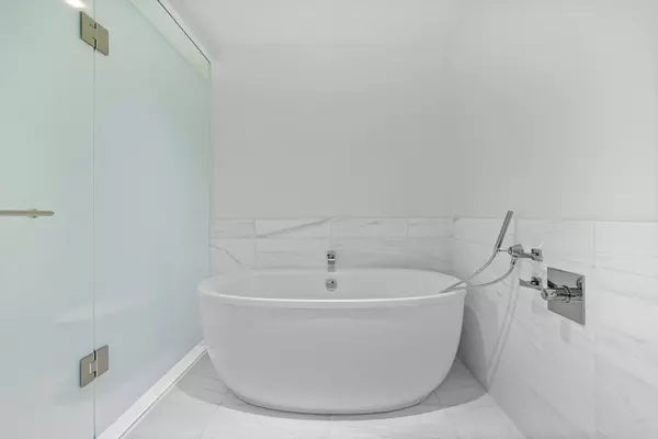 Boston, MA 02210,150 Seaport Blvd #10D