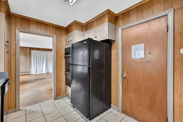 Swansea, MA 02777,383 Vinnicum Rd