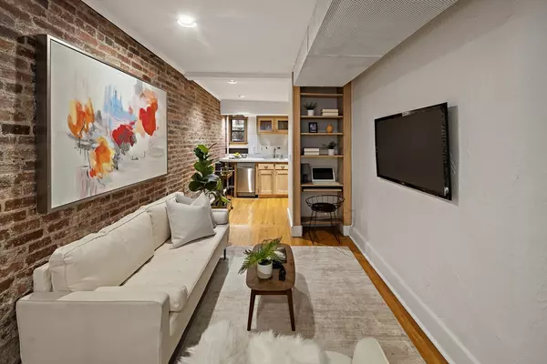 Boston, MA 02114,76 Phillips St #A