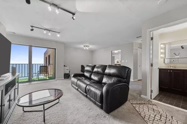 Lynn, MA 01902,295 Lynn Shore Dr #705