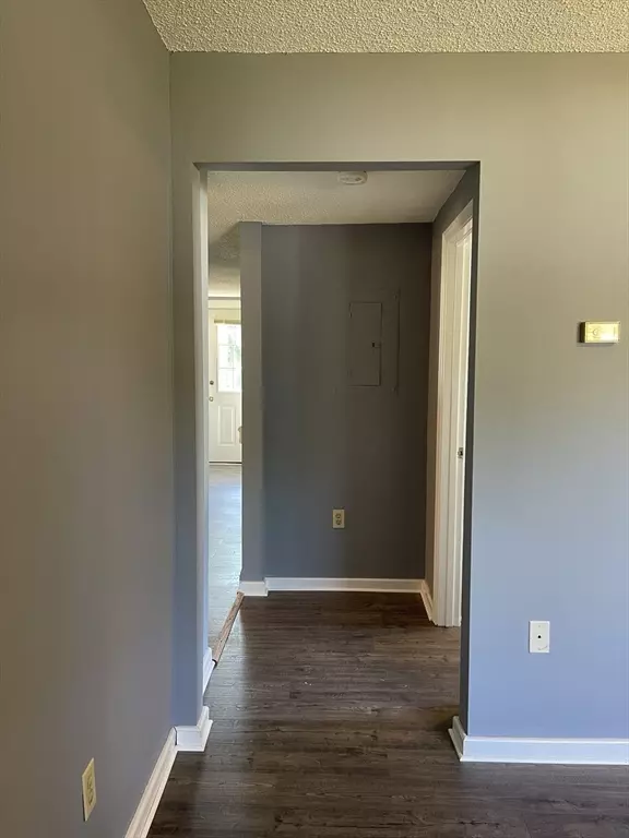 Wrentham, MA 02093,4 West St #6