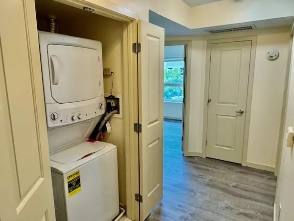 Chelsea, MA 02150,175 Cottage St #309