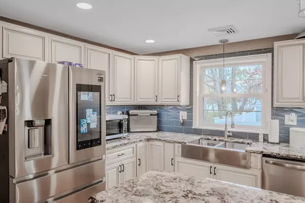 Dracut, MA 01826,675 Methuen St