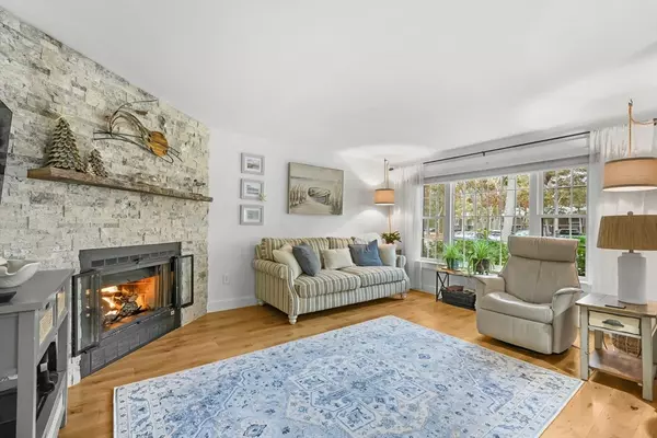 195 Falmouth Rd #7B, Mashpee, MA 02649