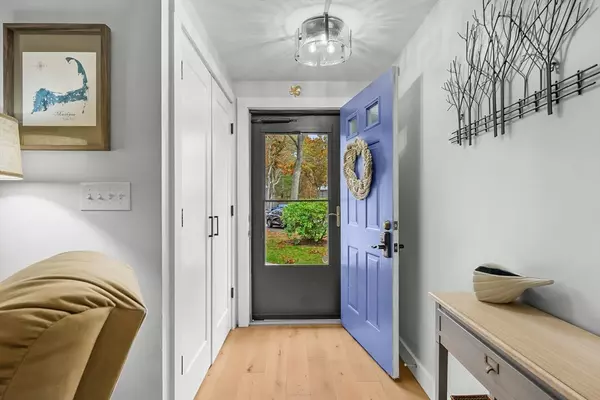 Mashpee, MA 02649,195 Falmouth Rd #7B