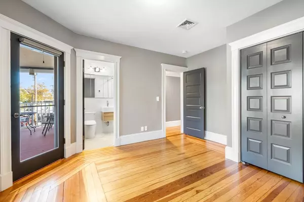 Somerville, MA 02144,22 Clarendon Ave #2A