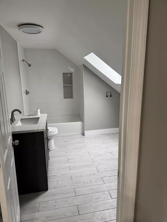 Fall River, MA 02721,201 Whipple St #3