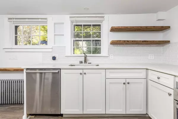 Marblehead, MA 01945,1 Mugford Street #3