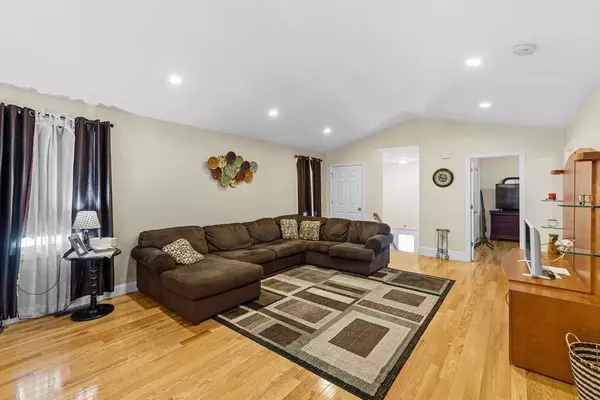 Fall River, MA 02724,123 Hall St