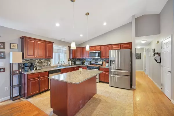 Fall River, MA 02724,66 Bailey St