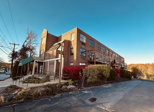 Lynn, MA 01902,605 Eastern Ave #211