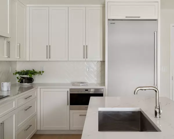 Newton, MA 02468,20 Kinmonth Rd #203