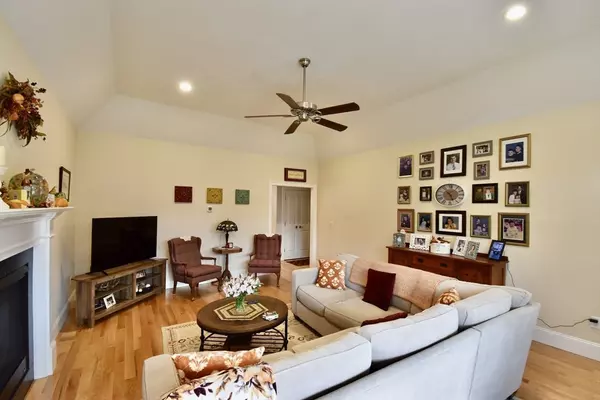 Northbridge, MA 01588,73 Plummer Ave #73