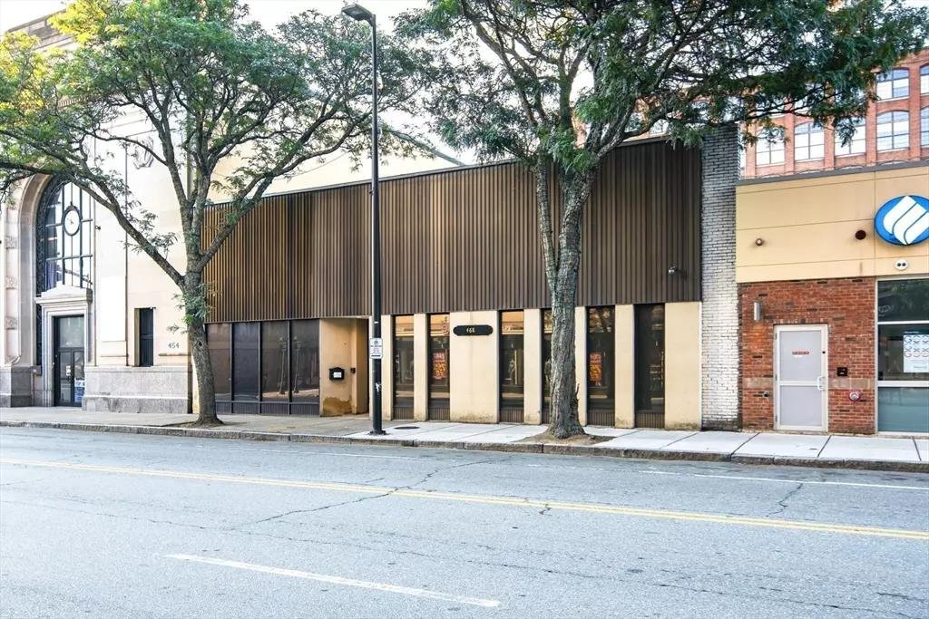 Lawrence, MA 01840,464 Essex St