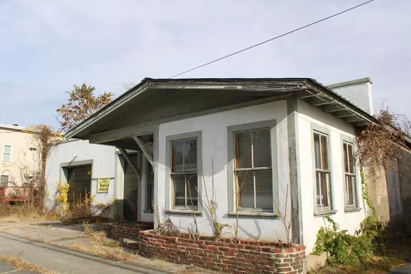 Montague, MA 01376,5 Millers Falls Rd