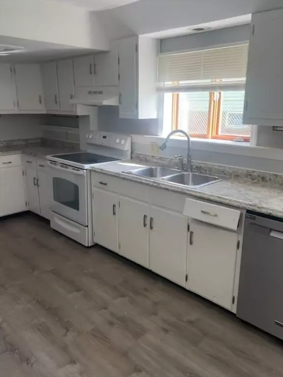 88 Almy St #1a, Fall River, MA 02720