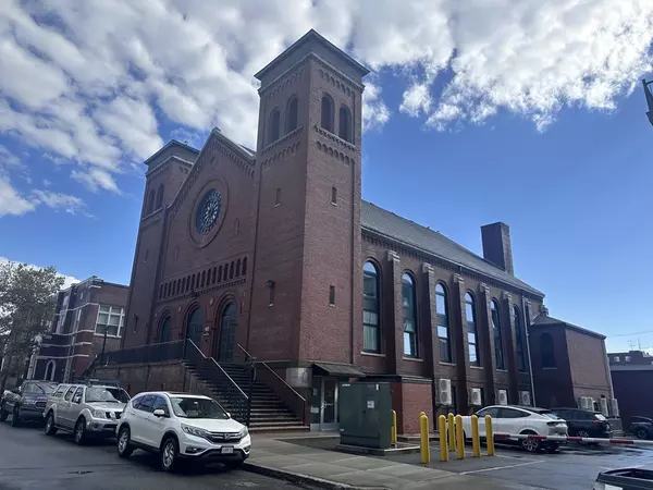 163 Chestnut St, Chelsea, MA 02150