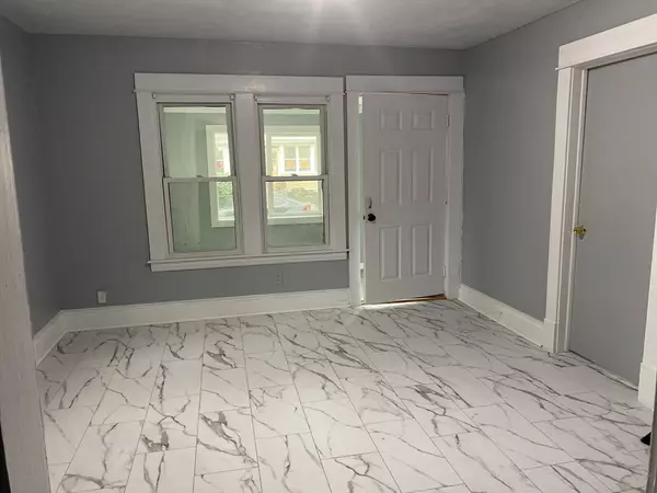 Springfield, MA 01108,249 Commonwealth Ave #1