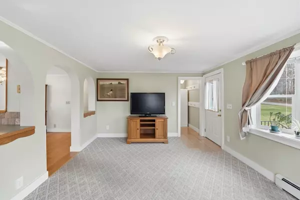 Charlton, MA 01507,58 Colburn Rd