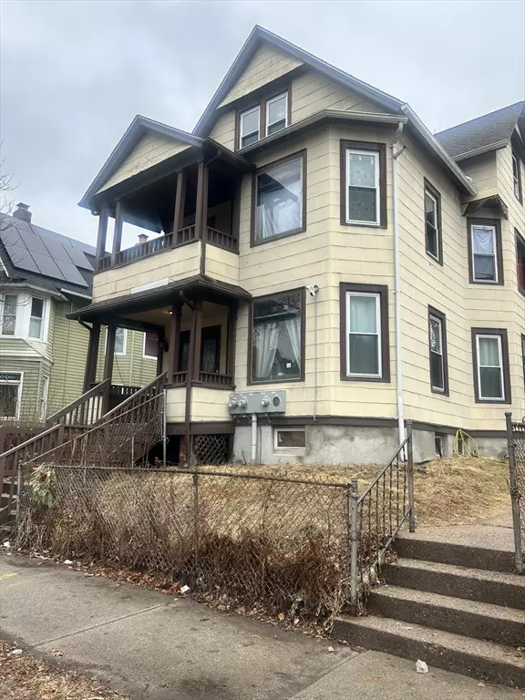 51 Acushnet Ave, Springfield, MA 01105