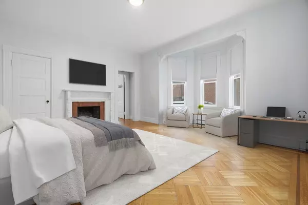 Boston, MA 02130,630 Centre St #1R