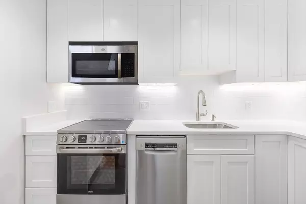 Cambridge, MA 02139,950 Massachusetts Ave #418