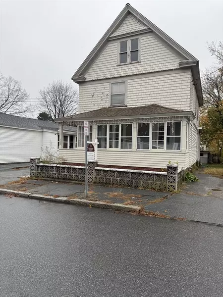 102 Weare St, Lawrence, MA 01840