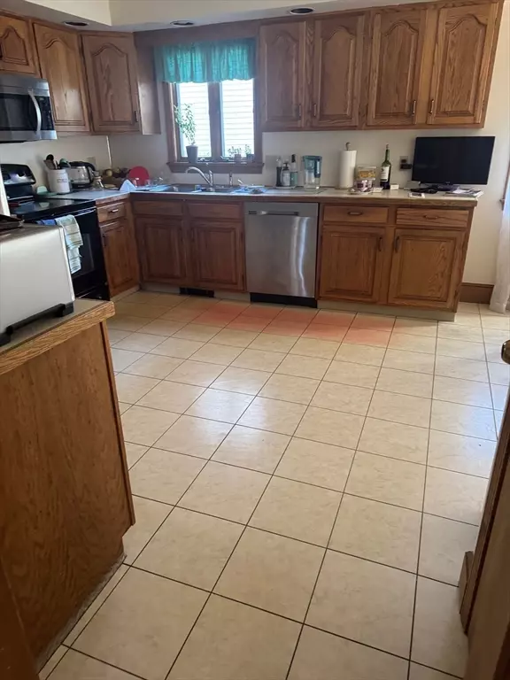 Woburn, MA 01801,99 Garfield Ave #A