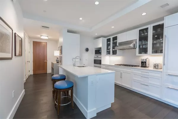 Boston, MA 02210,22 Liberty Drive #7G