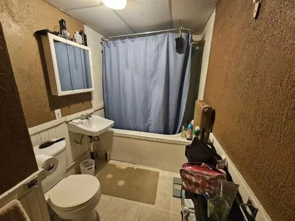 Worcester, MA 01603,21-23 Clement St