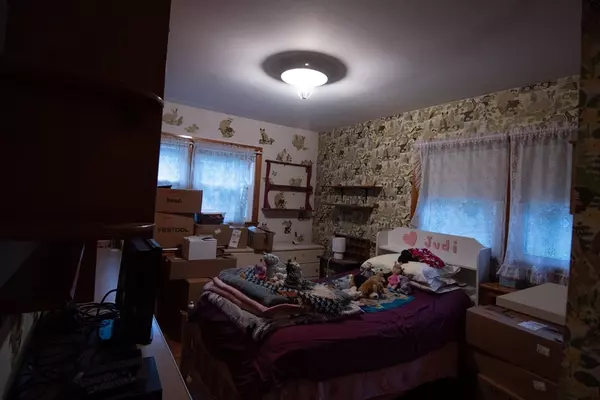 Greenfield, MA 01301,227 Green River Rd #1