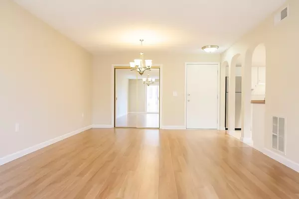 Milford, MA 01757,18 Shadowbrook Ln #17