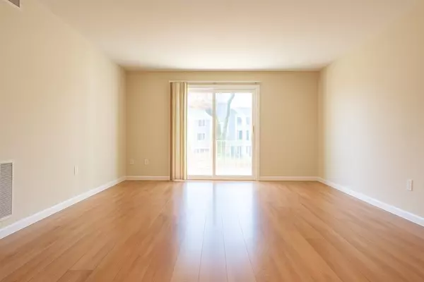 Milford, MA 01757,18 Shadowbrook Ln #17